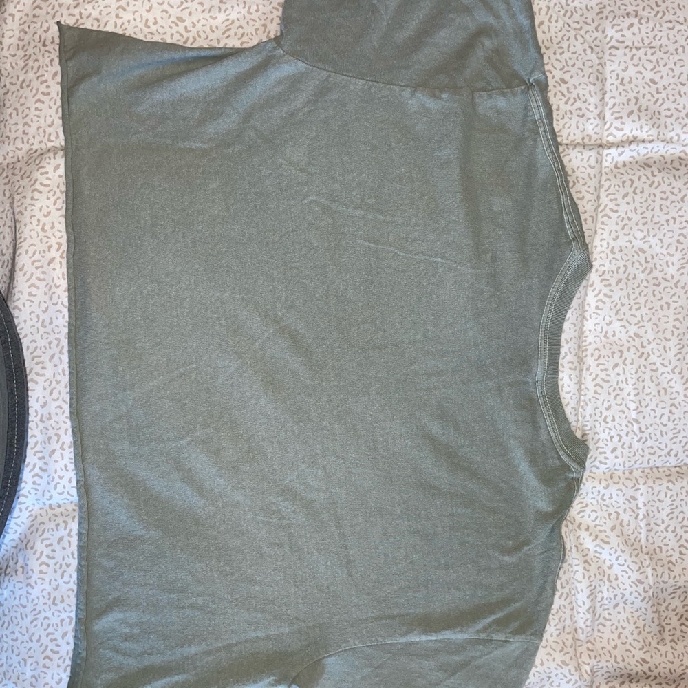 Cropped Basic tee - Picture 2 of 3